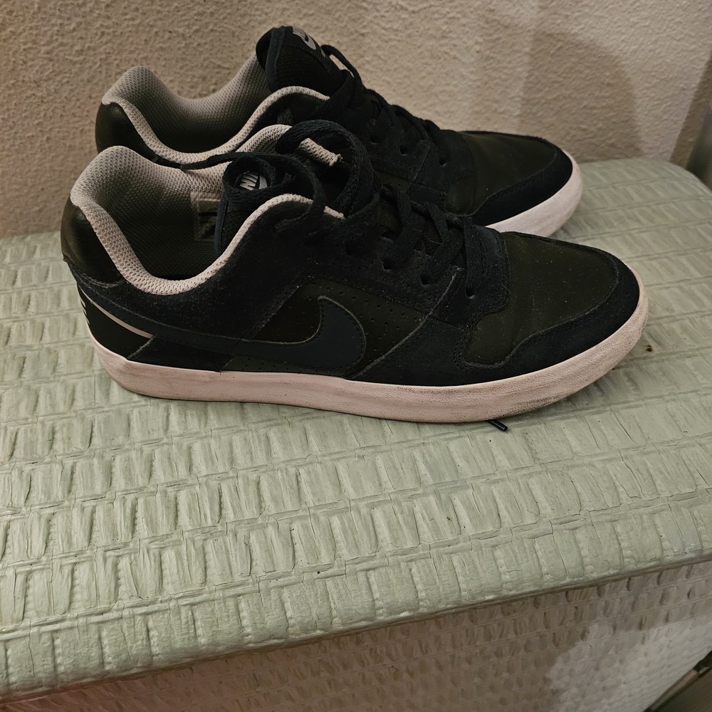 Nike Dunks Men's Black and Blue Sneakers